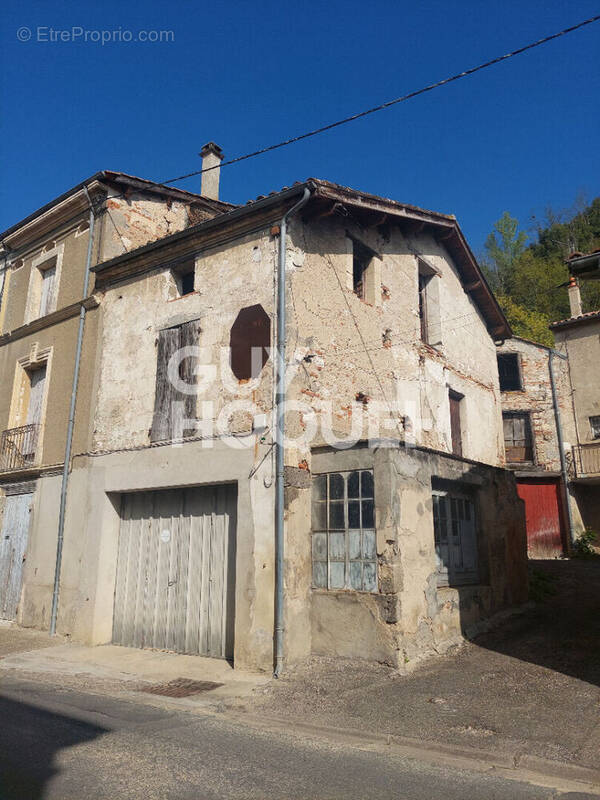 Parking à PORT-SAINTE-MARIE