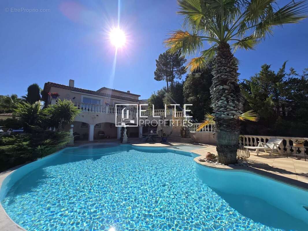 Maison à LES ADRETS-DE-L'ESTEREL