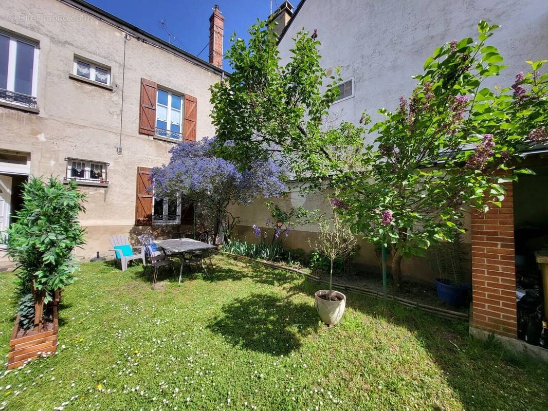 Appartement à MORIGNY-CHAMPIGNY