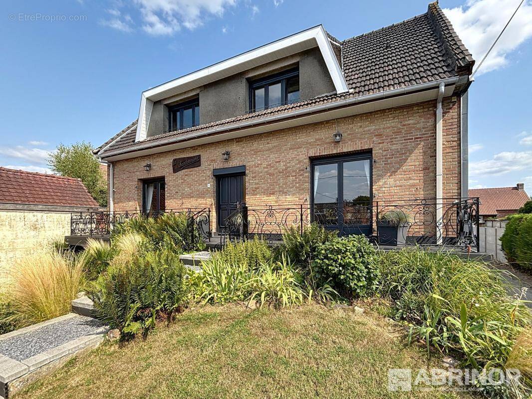 Maison à GONDECOURT