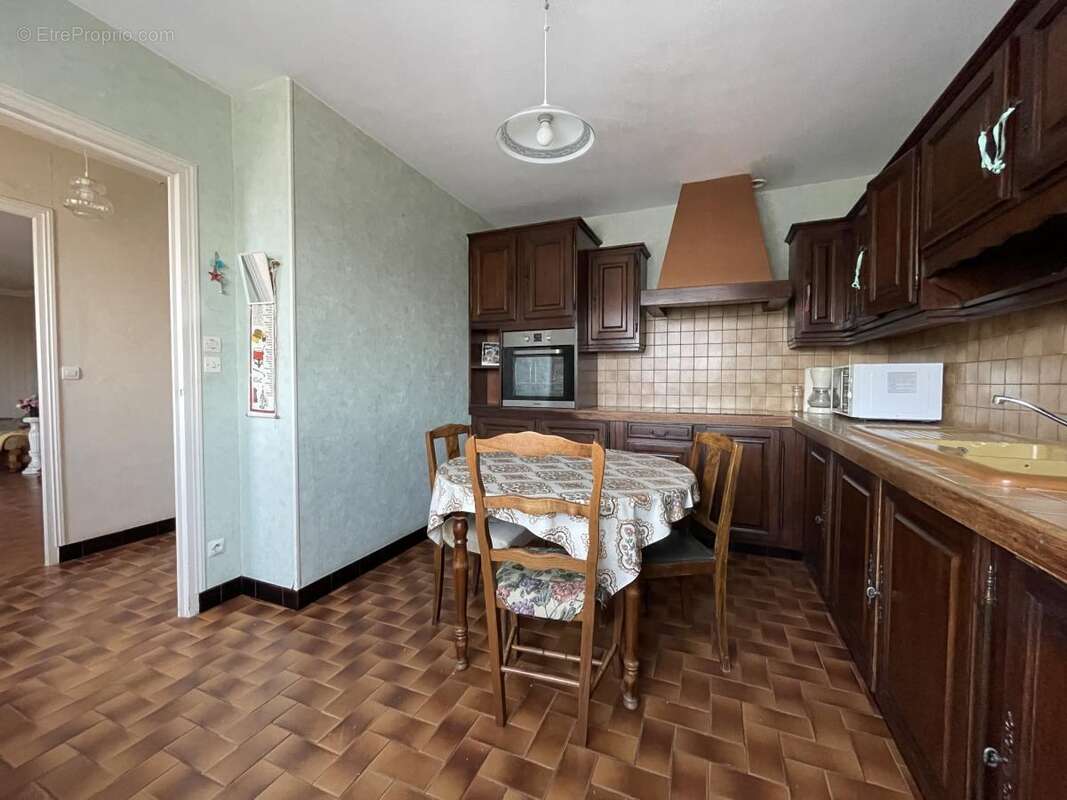 Maison à YVRE-L&#039;EVEQUE