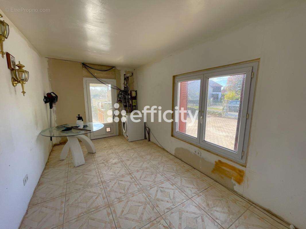 Maison à MOULIN-NEUF