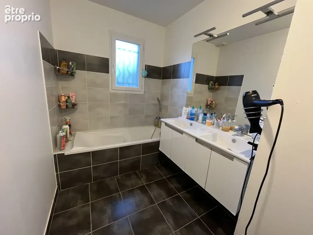 Maison familiale au coeur de Villars les Dombes (01330) - photo 6