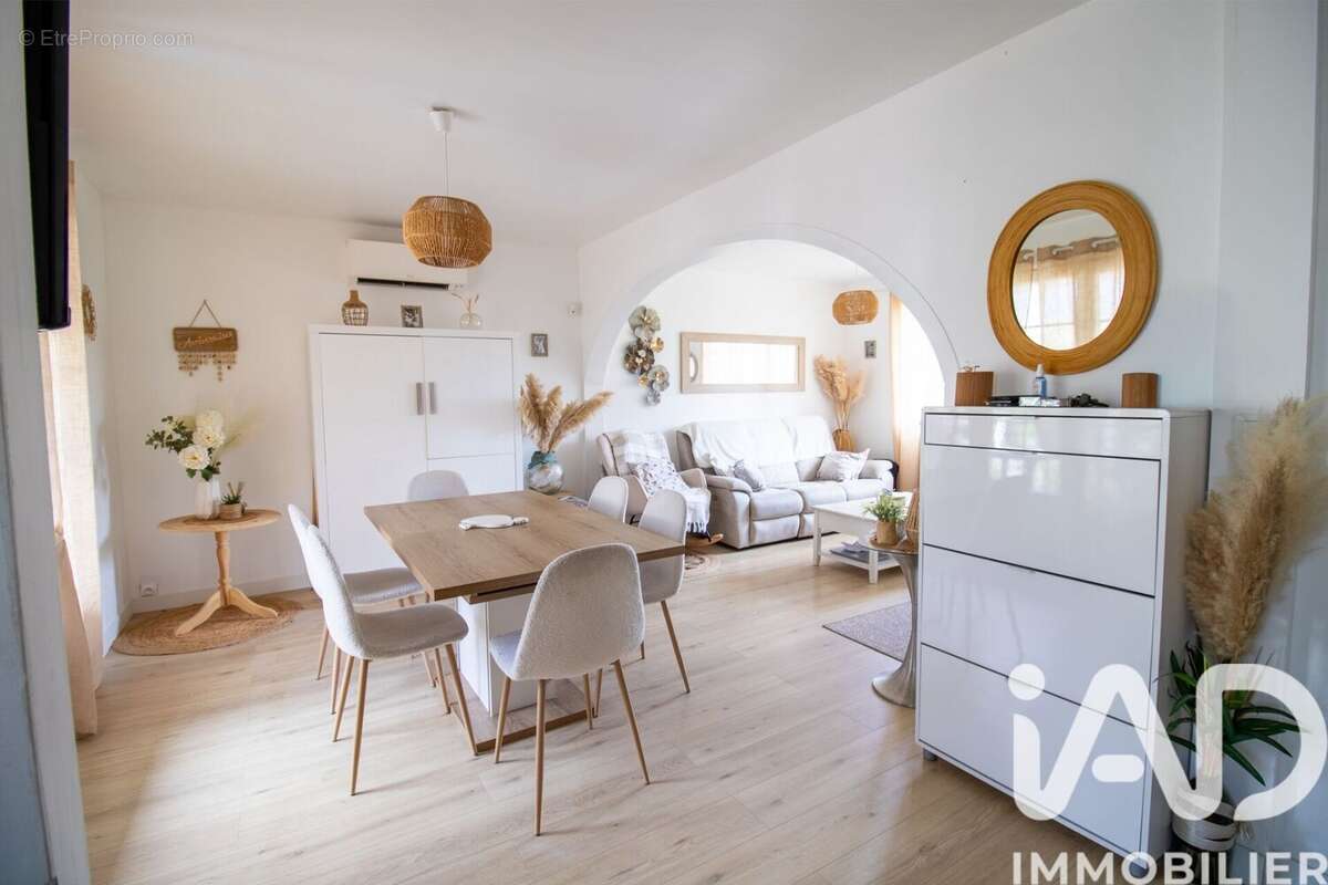 Photo 2 - Maison à ESTREES-SAINT-DENIS