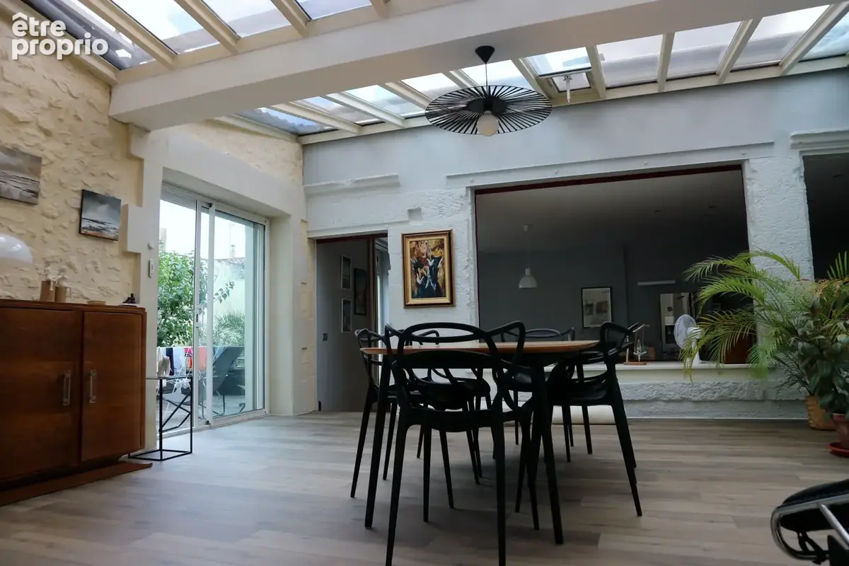 Saintes, centre historique, appartement 343 m2 - photo 6