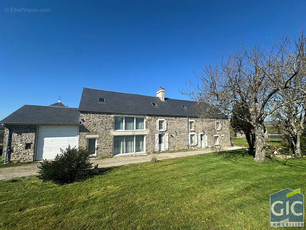 Maison à LE BENY-BOCAGE