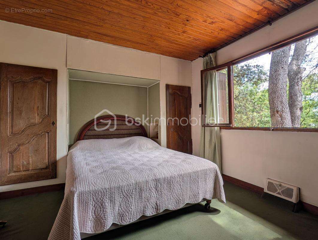 Villa à Prades-le-Lèz - Terrain de 1805 m² - photo 6