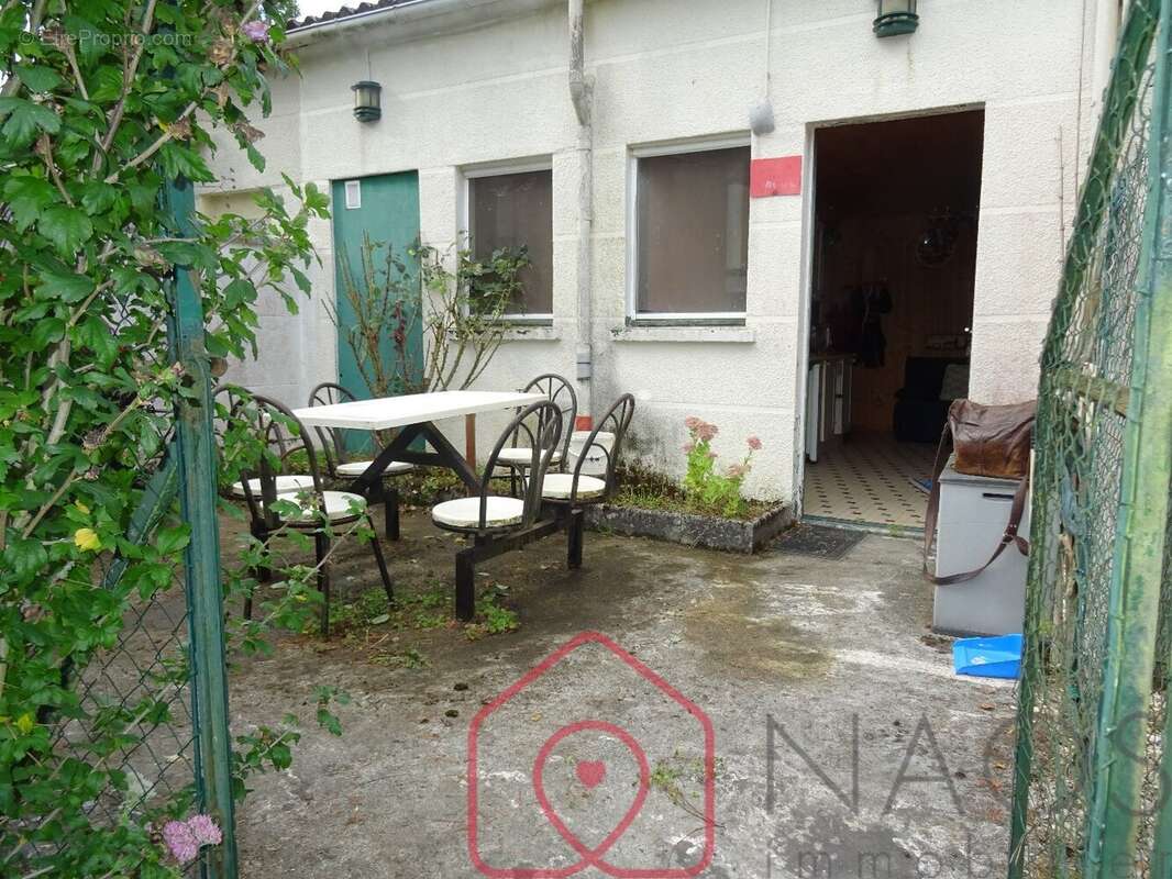 Maison à SAINTE-MONTAINE