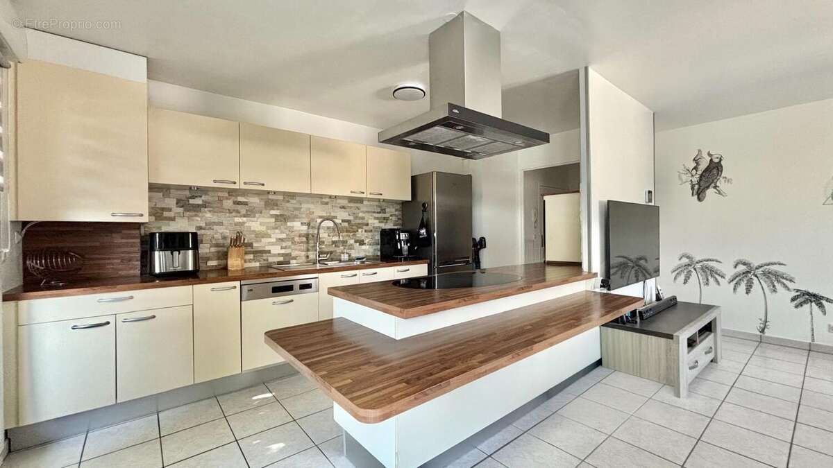 Appartement 64 m² à La Balme-De-Sillingy  - photo 2