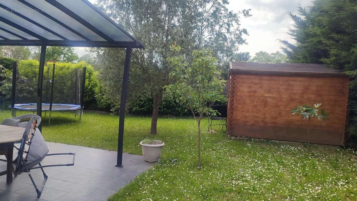 Maison à CHANTELOUP-LES-VIGNES