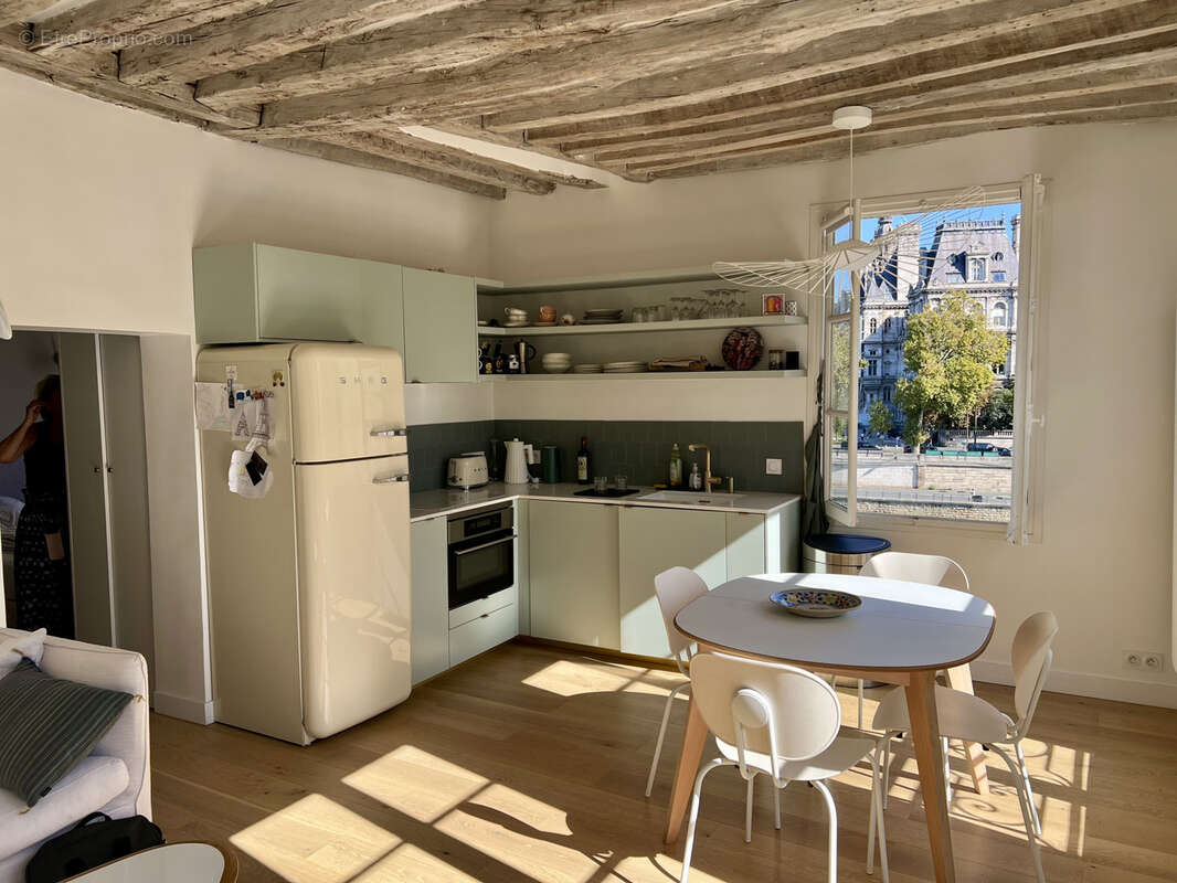 Appartement à PARIS-4E