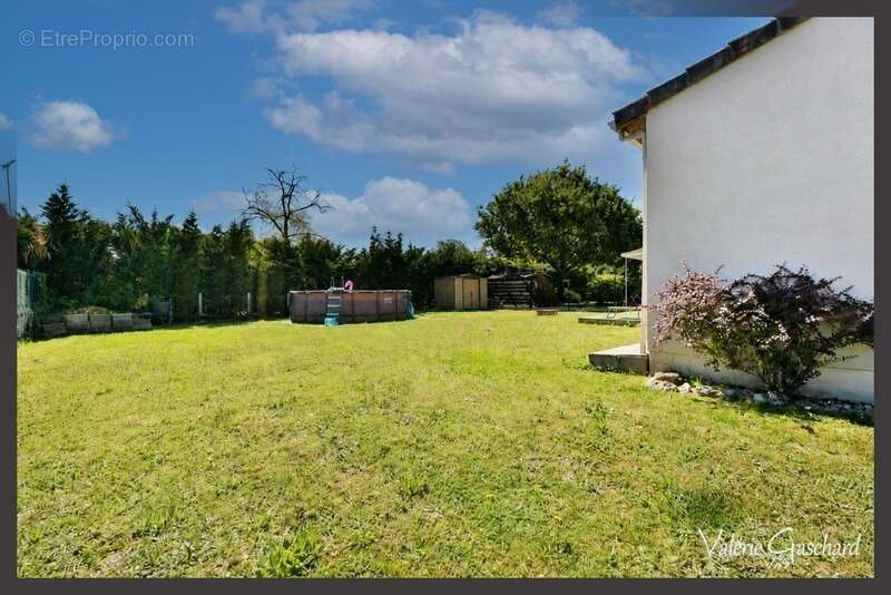 Maison à SAINT-SEURIN-SUR-L'ISLE