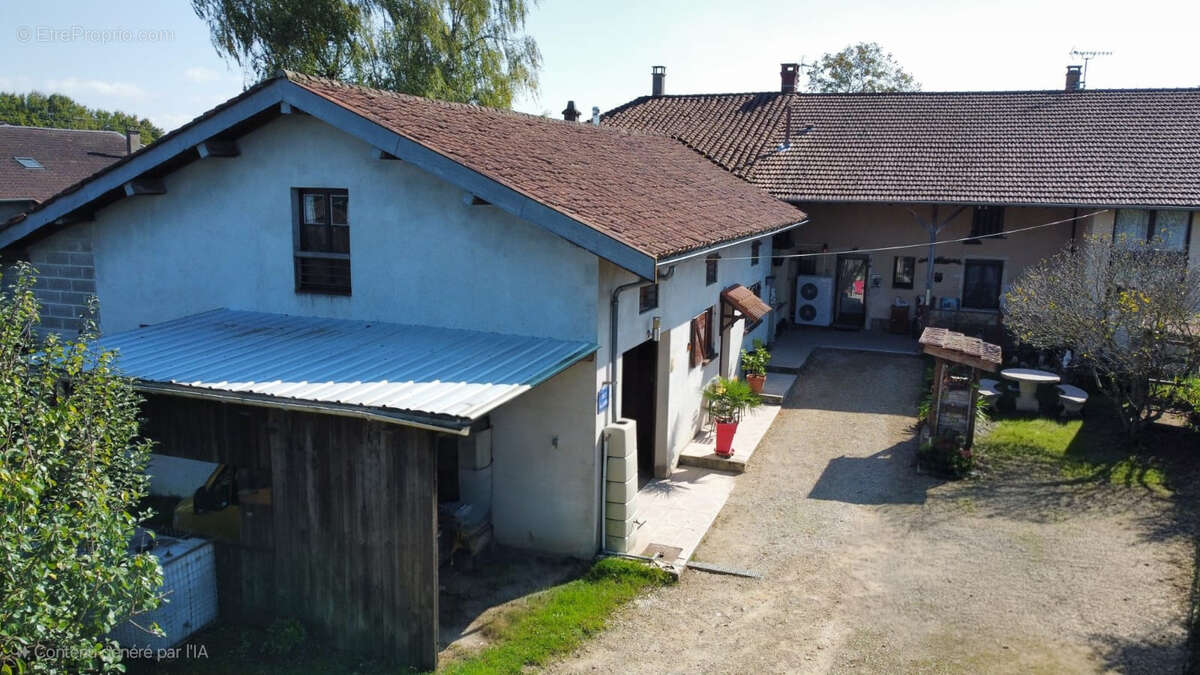 Maison à CURCIAT-DONGALON