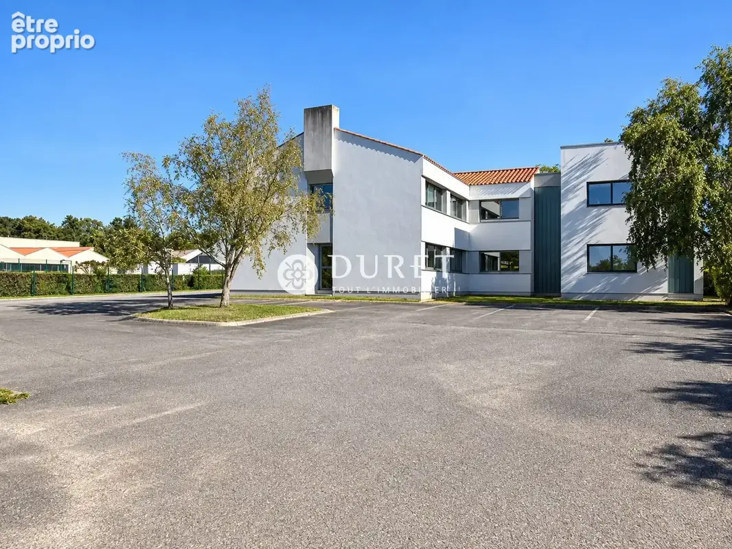 Commerce 860 m² à vendre à Challans (85300) - photo 5