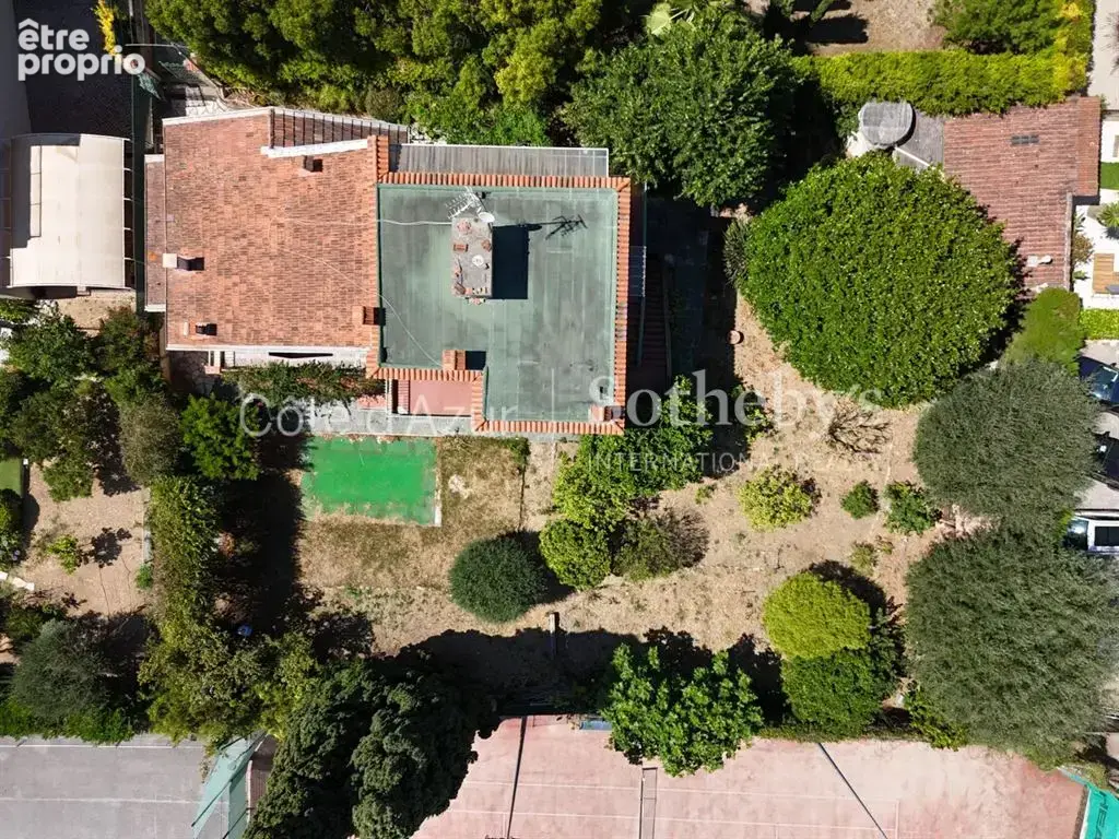 Villefranche-sur-Mer, villa à rénover dans un environnement résidentiel recherché - photo 13