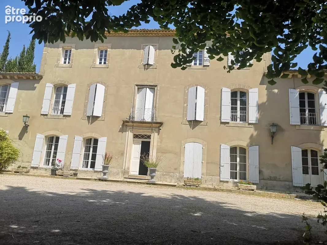 Maison à ENTRAIGUES-SUR-LA-SORGUE