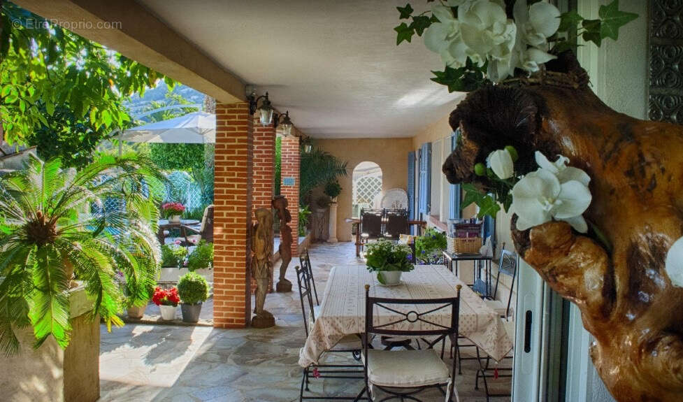 Maison à TOURRETTES-SUR-LOUP