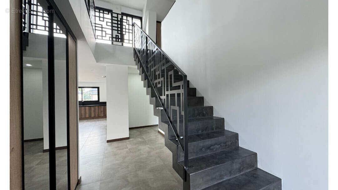 Maison à SAINT-BARTHELEMY-D&#039;ANJOU