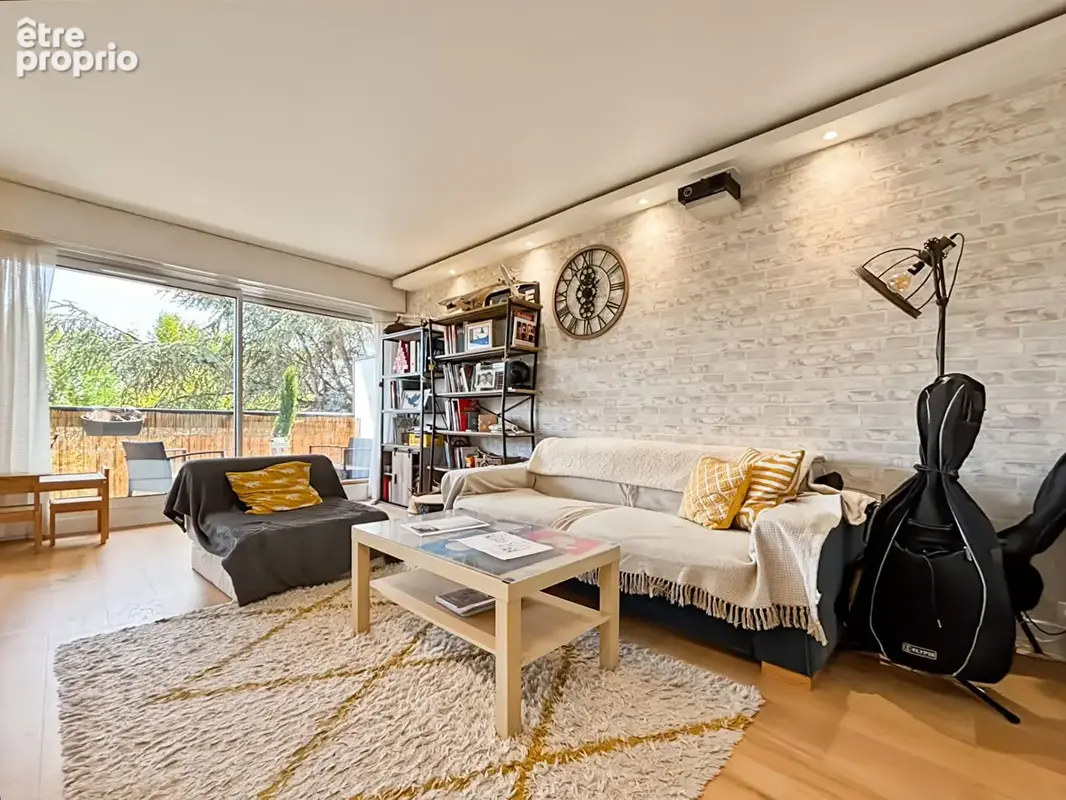 Appartement à VERRIERES-LE-BUISSON