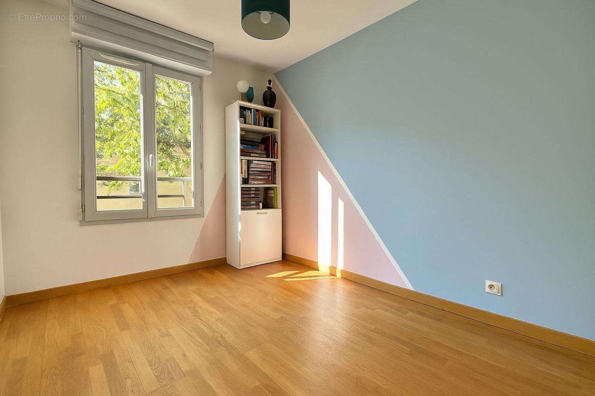 Appartement à LE PERREUX-SUR-MARNE