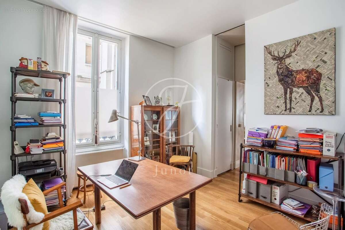 Appartement à PARIS-17E