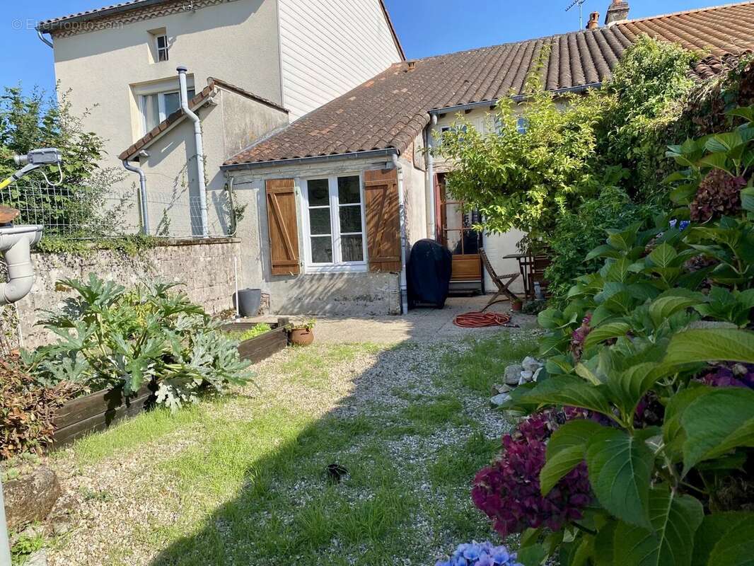 Maison à ORADOUR-SAINT-GENEST