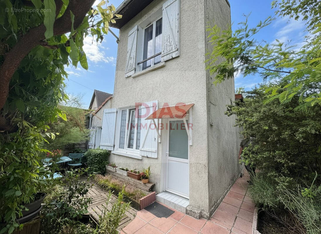 Maison à PONTAULT-COMBAULT
