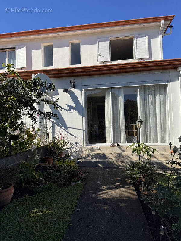 Photo 1 - Maison à LE TAMPON