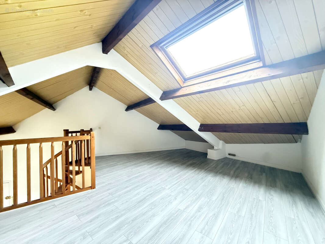 Appartement à HOUDAN