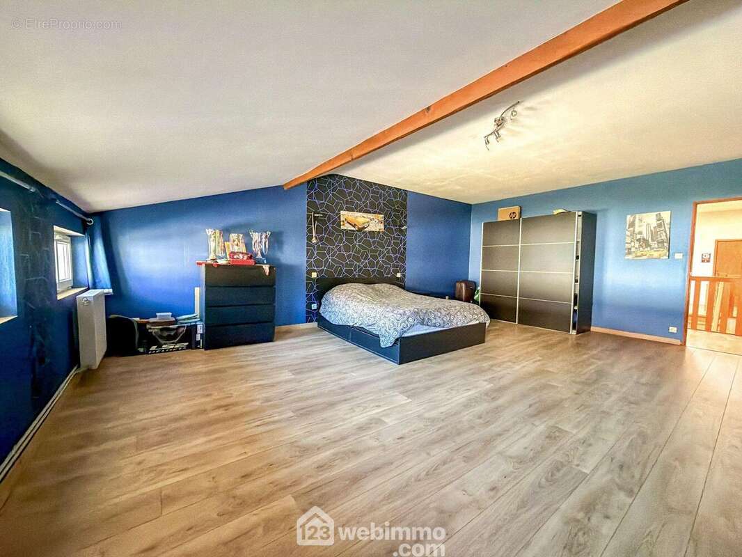 Chambre 1 - Maison à AMBLY-SUR-MEUSE