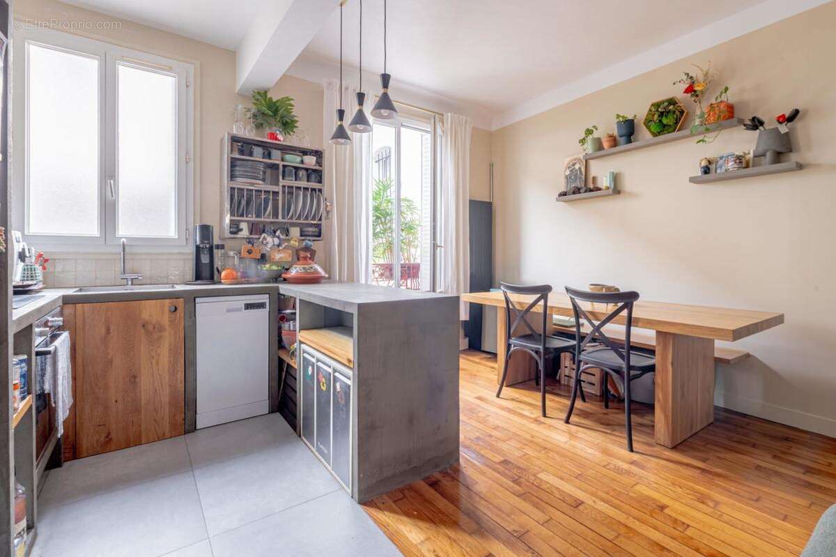 Appartement à PARIS-11E