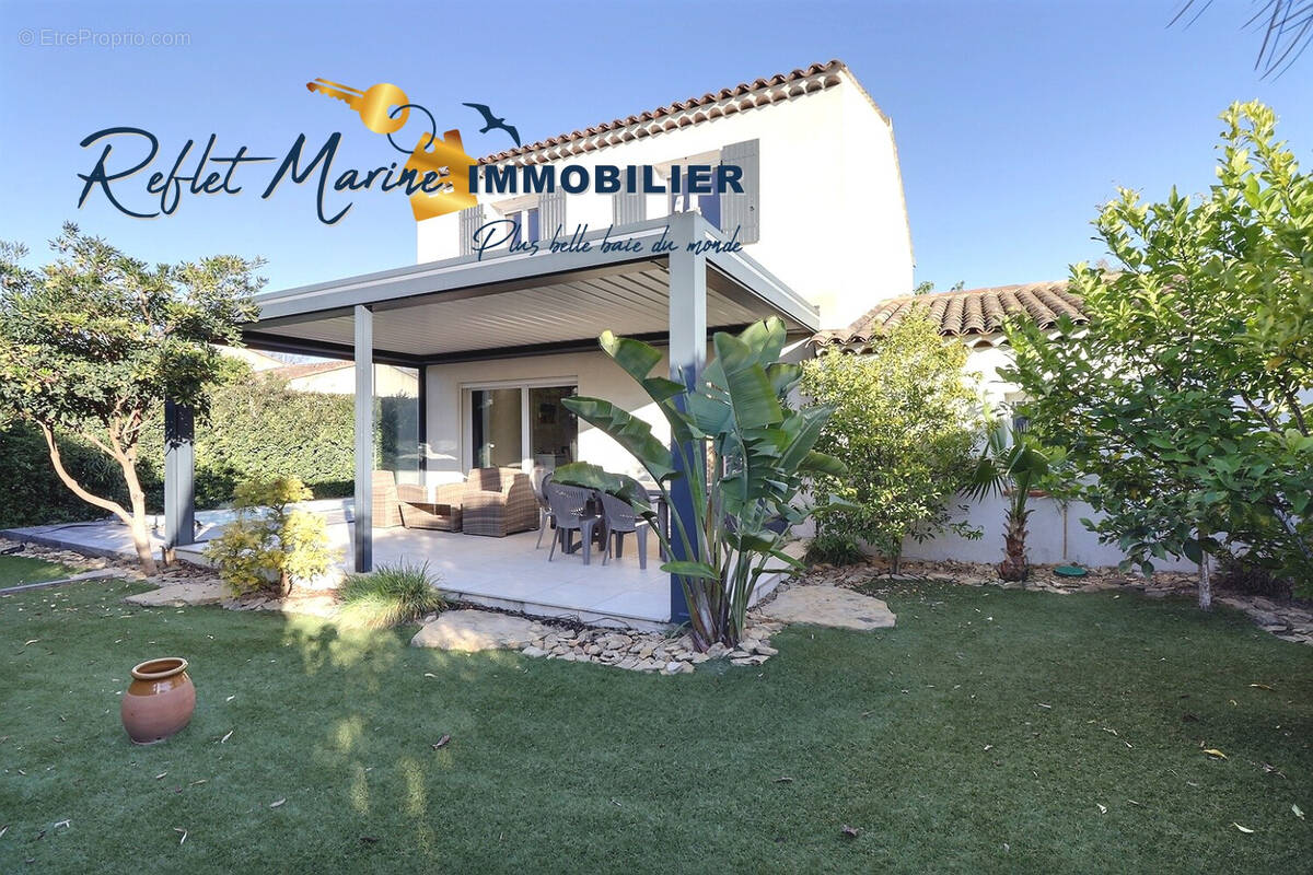 Maison à SAINT-CYR-SUR-MER