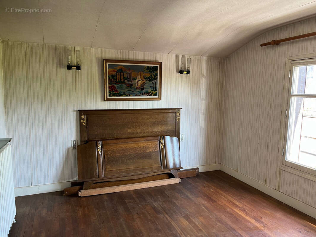 Maison à COUSSAC-BONNEVAL