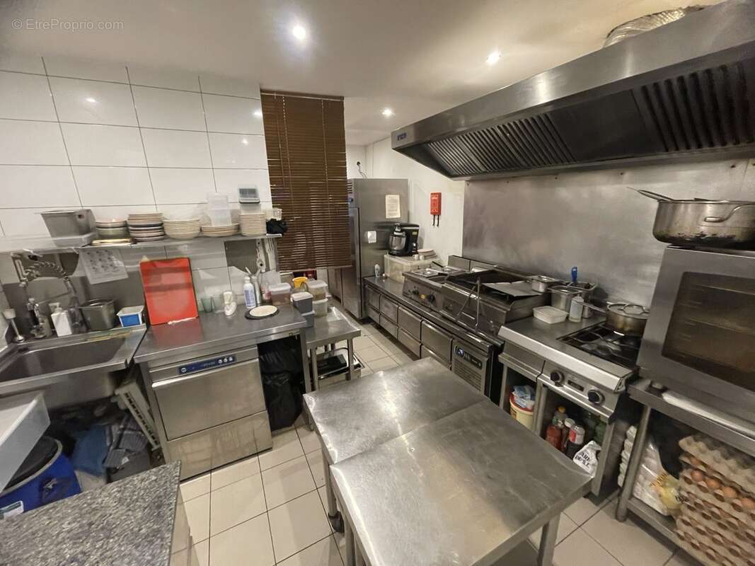 Autre à PARIS-3E
