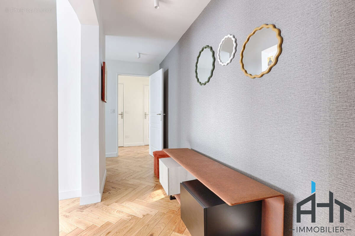 Appartement à CHARENTON-LE-PONT