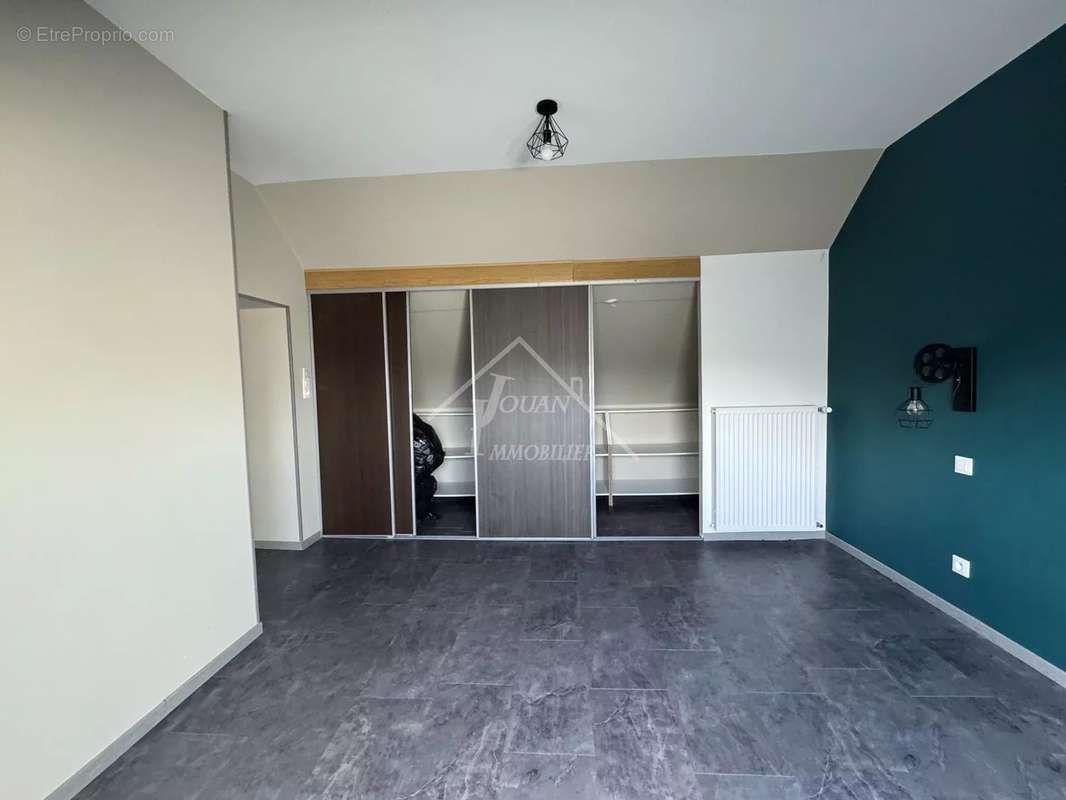 Maison à PARAY-LE-FRESIL