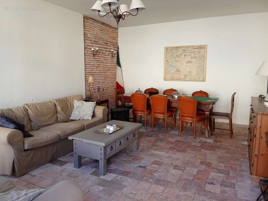 Maison à LUSSAC-LES-EGLISES