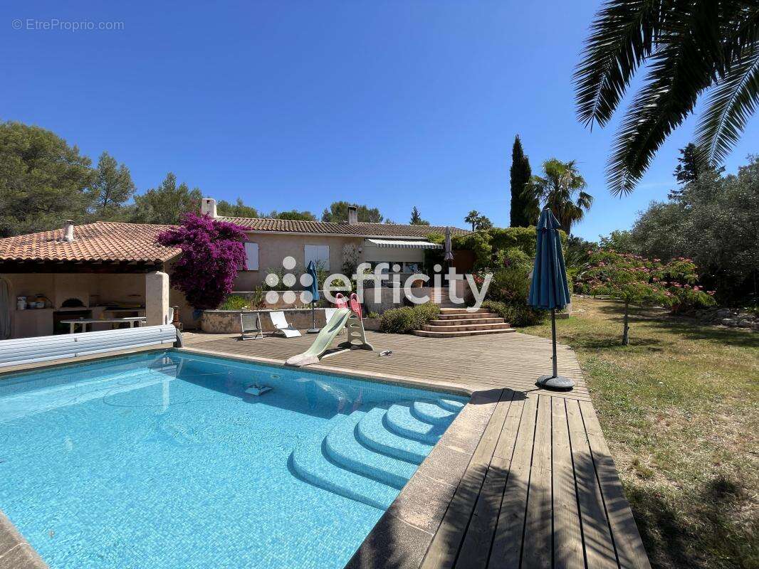 Maison 141 m² à Roquebrune-Sur-Argens  - photo 20
