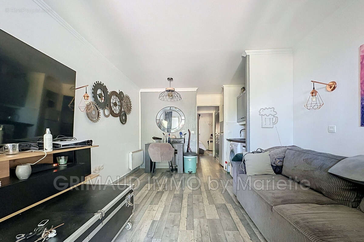 Appartement à GRIMAUD