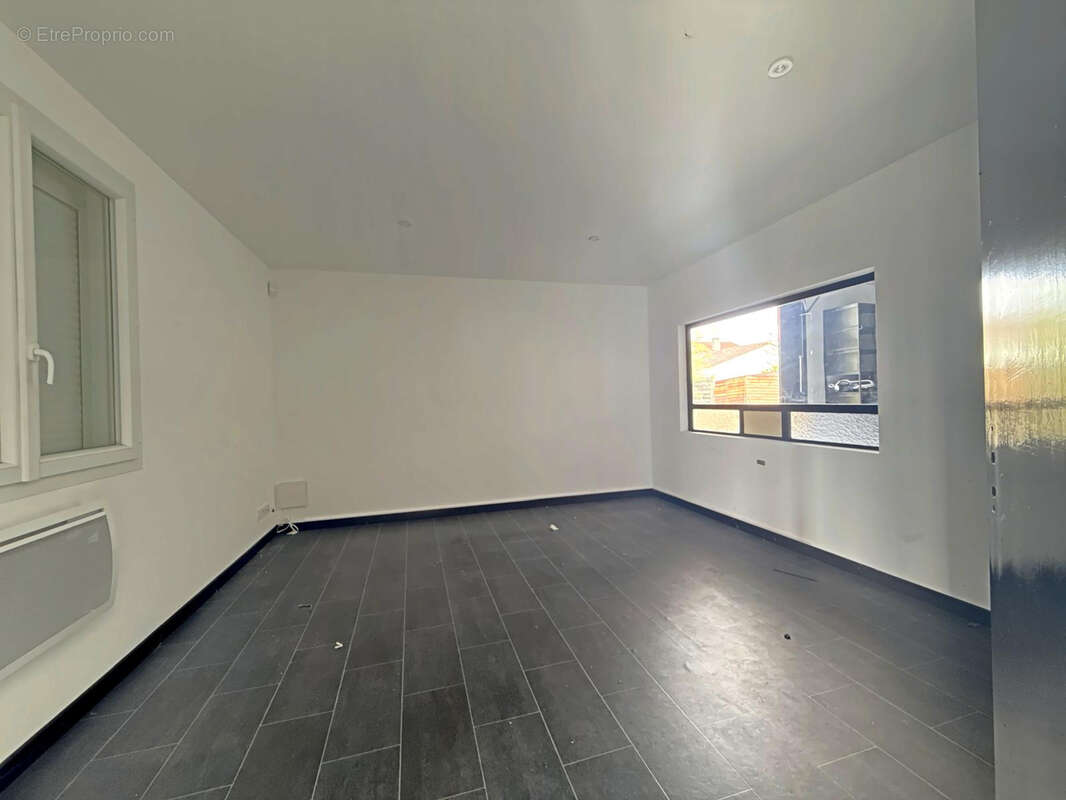 Parking à LES BILLAUX