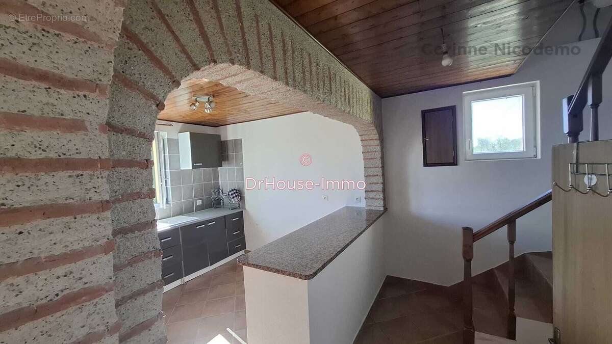 Maison à PORT-SAINTE-MARIE