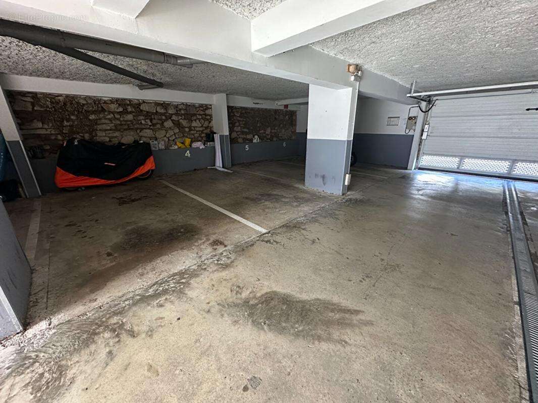 Appartement à COURNONTERRAL