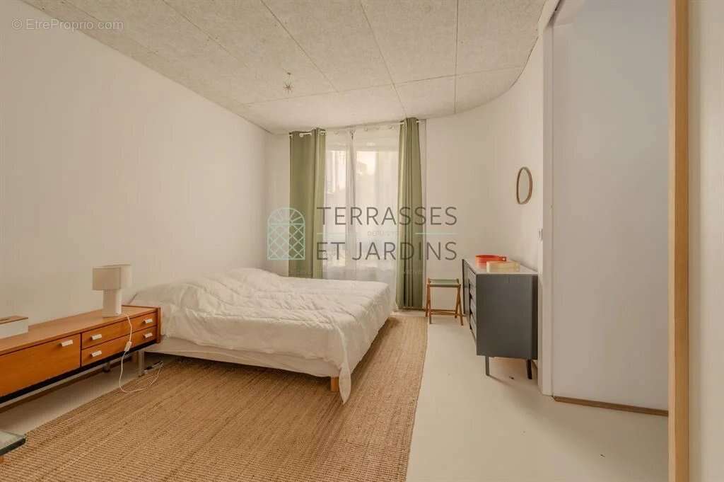 Appartement à PARIS-10E