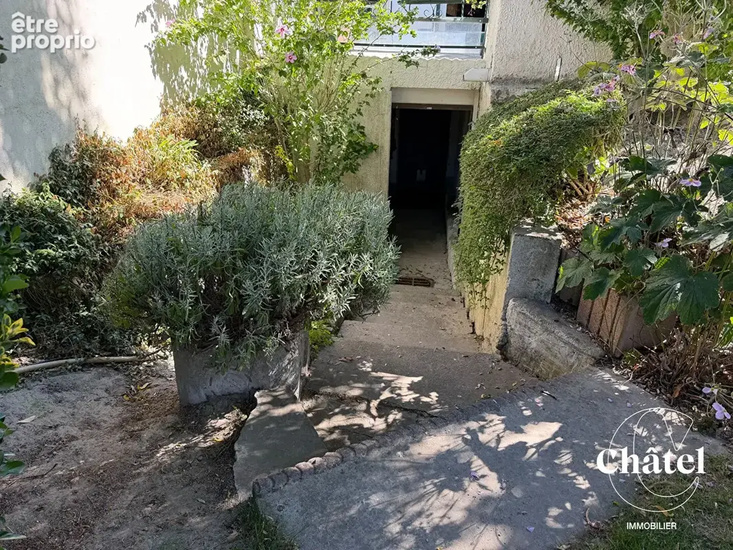 Maison individuelle 3 ch- sous sol- , jardin arboré, terrasse -commerces, écoles , collège, gare - photo 11