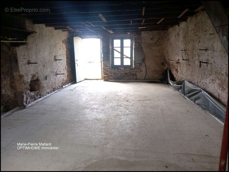 Charmante maison mitoyenne à rénover avec grange attenante – Laissez libre cours à vos projets ! - photo 16