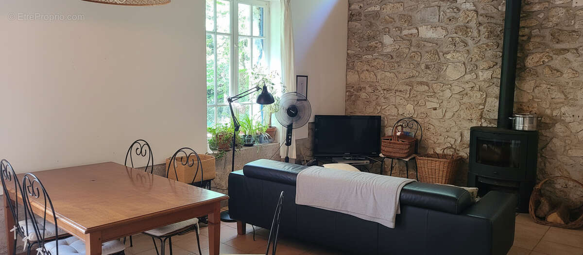 Propriété en pierre à rénover ? beau potentiel et environnement verdoyant à fauroux - photo 10