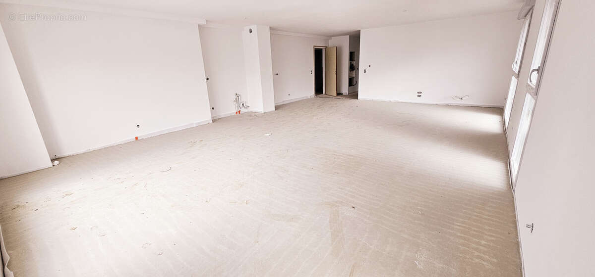 Appartement à CHALLES-LES-EAUX