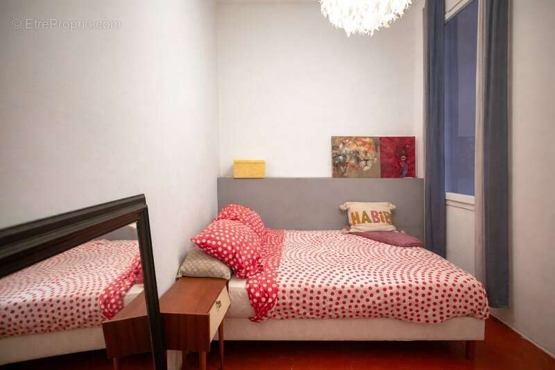 Appartement à MARSEILLE-1E