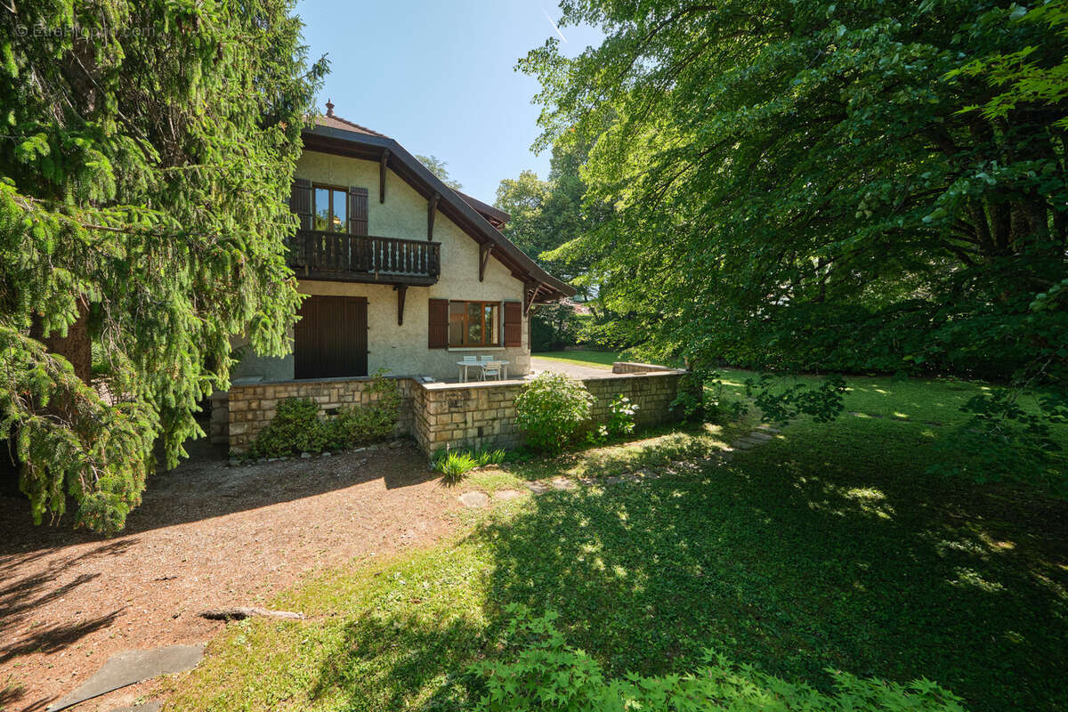 Maison à MENTHON-SAINT-BERNARD