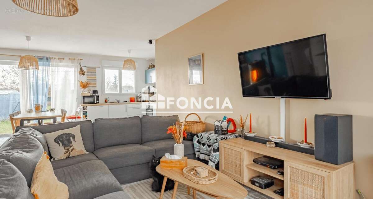 Maison à CINQ-MARS-LA-PILE